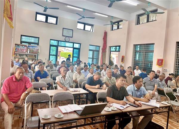 Đồng chí Phó Bí thư Thường trực Đảng uỷ xã dự sinh hoạt thường kỳ tháng 8 tại chi bộ thôn Trần Hưng Đạo