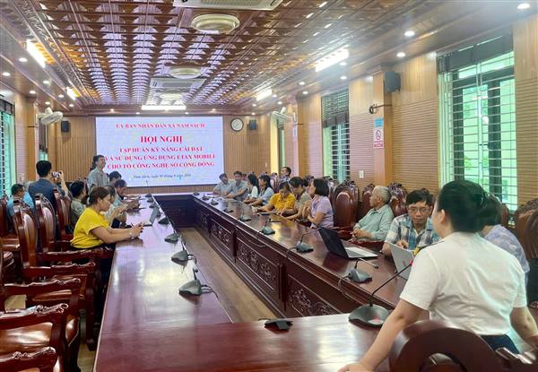 Tập huấn kỹ năng số cho thành viên Tổ Công nghệ số cộng đồng