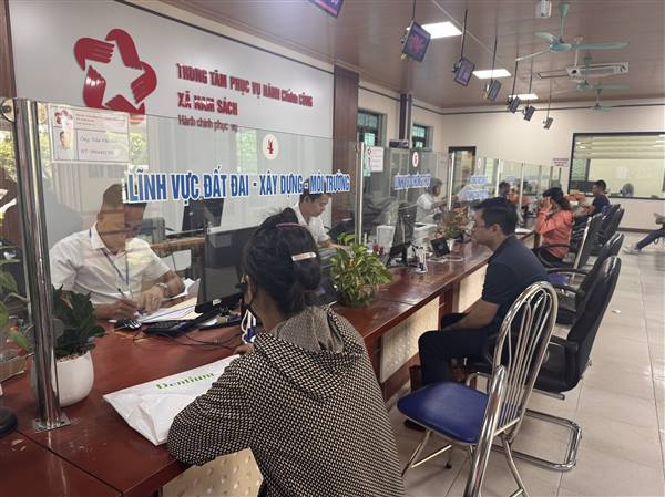Nam Sách: 100% hồ sơ mới được tiếp nhận trực tuyến, người dân hài lòng 100%
