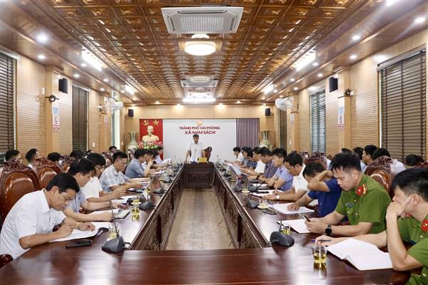 Sở Nông nghiệp và Môi trường làm việc về công tác kê khai, đăng ký đất đai và xây dựng cơ sở dữ liệu đất đai tại 5 xã trong huyện Nam Sách cũ