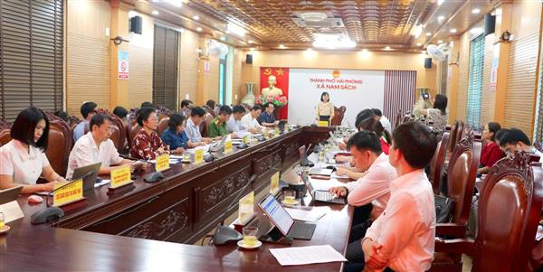 Đoàn Đại biểu Quốc hội thành phố Hải Phòng giám sát công tác an toàn thực phẩm tại xã Nam Sách