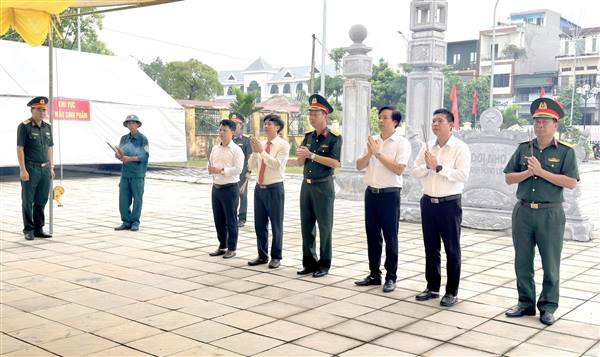 Xã Nam Sách tổ chức lễ dâng hương tưởng niệm các Anh hùng liệt sĩ trước khi triển khai lấy mẫu ADN hài cốt liệt sĩ