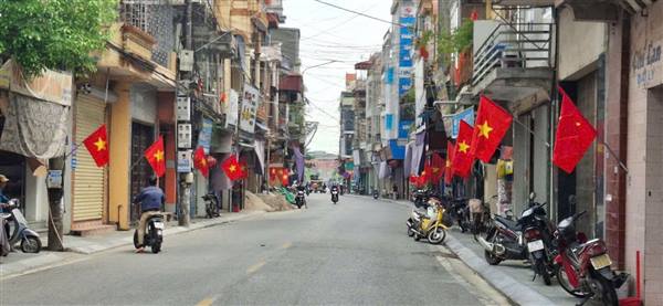 Thôn Nhân Lý rực rỡ cờ Tổ quốc chào mừng Quốc khánh 2/9