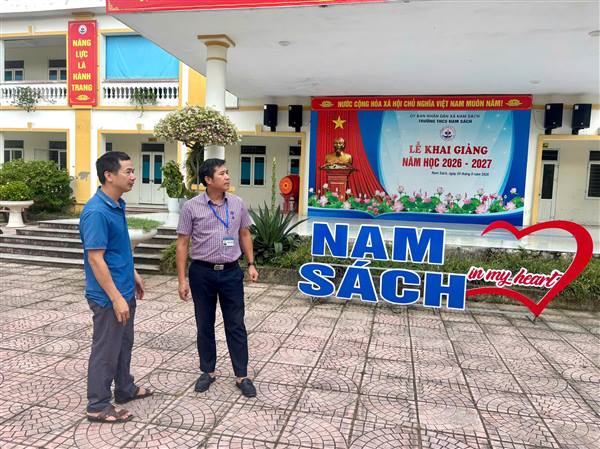 Phó Chủ tịch UBND xã Nguyễn Hữu Dương kiểm tra công tác chuẩn bị khai giảng năm học 2026 – 2027