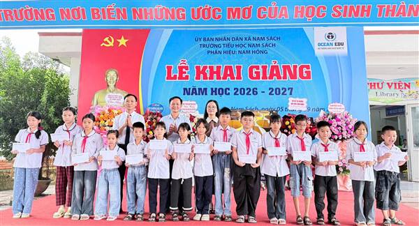 20 suất học bổng tiếp sức học sinh khó khăn năm học mới