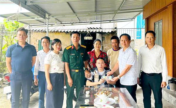 Hỗ trợ 35 triệu đồng sửa chữa nhà ở cho gia đình có người bị ảnh hưởng bởi chất độc hóa học