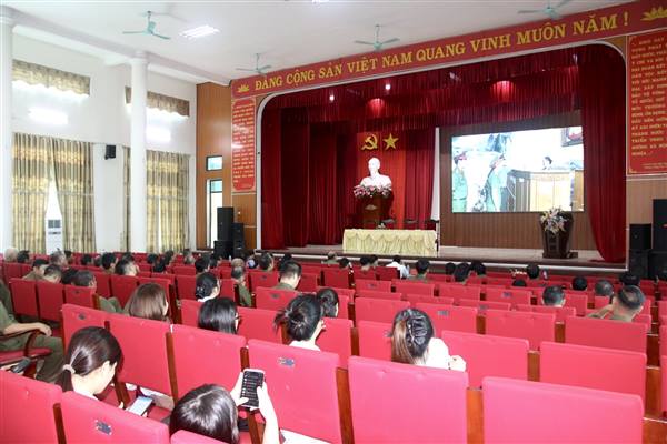 Nam Sách triển khai công tác quản lý cư trú, hoạt động người nước ngoài và chấp hành pháp luật trên không gian mạng