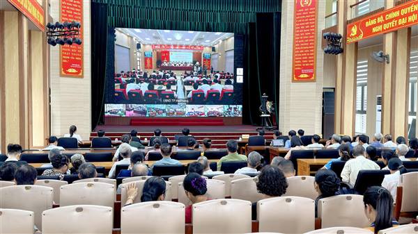 Đoàn Đại biểu Quốc hội thành phố Hải Phòng tiếp xúc cử tri trước Kỳ họp thứ 2
