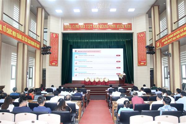 Đảng ủy xã Nam Sách tổ chức hội nghị phổ biến, quán triệt Quy định số 207-QĐ/TW và Quy định số 208-QĐ/TW của Ban Chấp hành Trung ương.