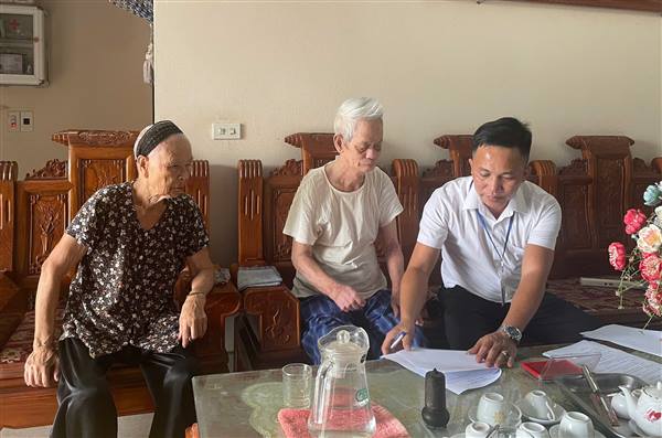 Trung tâm Phục vụ hành chính công xã Nam Sách hỗ trợ 11 trường hợp tại nhà