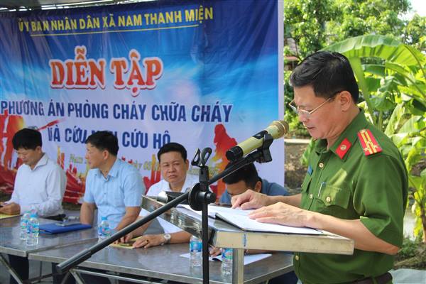 DIỄN TẬP PHƯƠNG ÁN CHỮA CHÁY VÀ CỨU NẠN CỨU HỘ TẠI CƠ SỞ SẢN XUẤT KINH DOANH TRÊN ĐỊA BÀN XÃ.