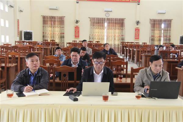 CÁN BỘ CHỦ CHỐT XÃ NAM THANH MIỆN THAM DỰ KHAI MẠC HỘI NGHỊ TRỰC TUYẾN BỒI DƯỠNG CẬP NHẬT KIẾN THỨC, KỸ NĂNG CÔNG TÁC XÂY DỰNG ĐẢNG.