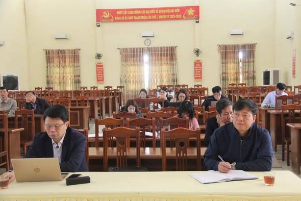 CÁN BỘ CHỦ CHỐT XÃ NAM THANH MIỆN THAM DỰ KHAI MẠC HỘI NGHỊ TRỰC TUYẾN BỒI DƯỠNG CẬP NHẬT KIẾN THỨC, KỸ NĂNG CÔNG TÁC XÂY DỰNG ĐẢNG.