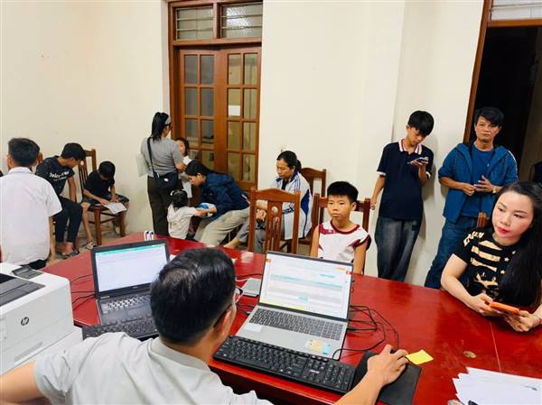NAM THANH MIỆN: MỞ ĐỢT CAO ĐIỂM THU NHẬN HỒ SƠ CẤP CĂN CƯỚC VÀ TÀI KHOẢN ĐỊNH DANH ĐIỆN TỬ MỨC ĐỘ 2