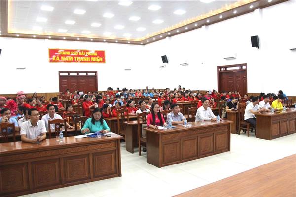HỘI LIÊN HIỆP PHỤ NỮ XÃ NAM THANH MIỆN KỶ NIỆM 96 NĂM NGÀY THÀNH LẬP HỘI, TRAO ĐỠ ĐẦU TRẺ EM MỒ CÔI, TẶNG QUÀ TRẺ EM CÓ HOÀN CẢNH KHÓ KHĂN VÀ TRAO GIẢI CUỘC THI ẢNH ONLINE