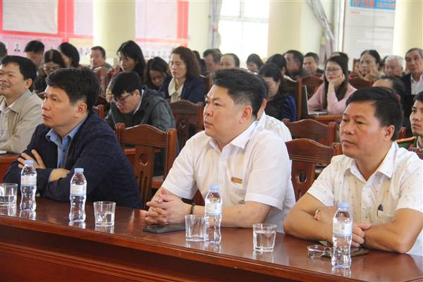 Các ứng cử viên đại biểu HĐND thành phố Hải Phòng khóa XVII tiếp xúc cử tri tại đơn vị bầu cử số 13