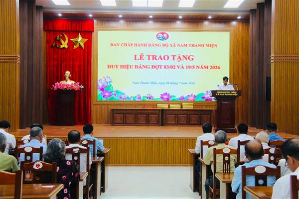 BAN CHẤP HÀNH ĐẢNG BỘ XÃ NAM THANH MIỆN TỔ CHỨC LỄ TRAO TẶNG HUY HIỆU ĐẢNG ĐỢT 3/2 VÀ 19/5 NĂM 2026 CHO 47 ĐẢNG VIÊN.