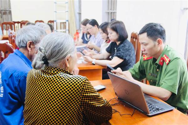 CHIẾN DỊCH “ MÙA HÈ CHUYỂN ĐỔI SỐ CÙNG VNEID” TRÊN ĐỊA BÀN XÃ NAM THANH MIỆN