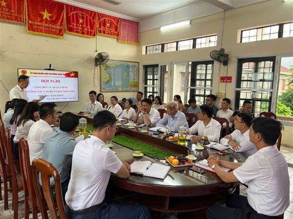 Hội nghị công bố quyết định bổ nhiệm trưởng, phó các phòng chuyên môn và Trung tâm Phục vụ hành chính công thuộc UBND phường