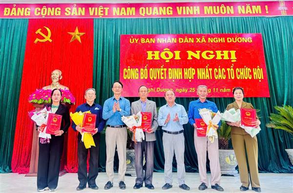 Xã Nghi Dương tổ chức hội Nghi công bố  các quyết định hợp nhất các tổ chức hội: Hội Chữ Thập đỏ, Hội Khuyến học, Hội Người cao tuổi, Hội Nạn nhân chất độc da cam/dioxin và Hội Cựu thanh niên xung phong 3 xã Kiến Quốc, Du Lễ, Ngũ Phúc cũ thành Hội Chữ Thập đỏ, Hội Khuyến học, Hội Người cao tuổi, Hội Nạn nhân chất độc da cam/dioxin và Hội Cựu thanh niên xung phong xã Nghi Dương

