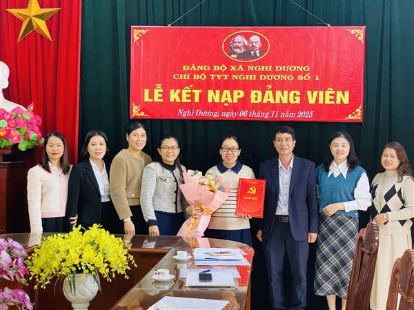 Chi bộ Trạm Y tế xã Nghi Dương số 1 tổ chức Lễ kết nạp đảng viên mới 