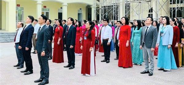 ĐẢNG ỦY XÃ NGHI DƯƠNG TỔ CHỨC LỄ CHÀO CỜ, HÁT QUỐC CA VÀ SINH HOẠT DƯỚI CỜ THÁNG 12 NĂM 2025