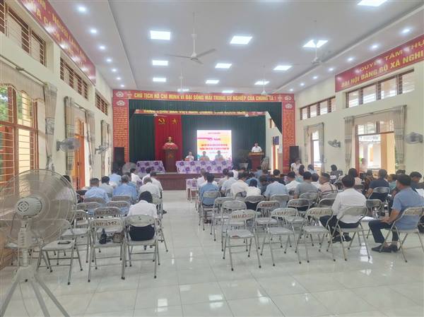 Sáng ngày 11/9/2025, Đảng ủy, UBND xã Nghi Dương tổ chức hội nghị làm việc với các đồng chí Bí thư chi bộ, Trưởng thôn dân cư trên địa bàn xã về triển khai một số nhiệm vụ trọng tâm trong thời gian tới và tổ chức ký cam kết giữa Thường trực Đảng ủy, UBND xã với các chi bộ và thôn dân cư.