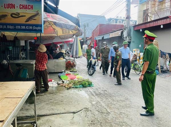 🚦🚦🚦 XÃ NGHI DƯƠNG RA QUÂN LẬP LẠI TRẬT TỰ HÀNH LANG AN TOÀN GIAO THÔNG, TRẬT TỰ ĐƯỜNG HÈ, VỈA HÈ