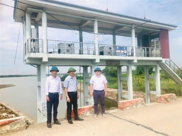 LÃNH ĐẠO XÃ NGHI DƯƠNG KIỂM TRA CÔNG TÁC PHÒNG, CHỐNG THIÊN TAI TẠI CÁC TUYẾN ĐÊ XUNG YẾU