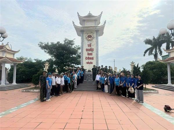 XÃ NGHI DƯƠNG RA QUÂN TỔNG DỌN VỆ SINH CÁC NGHĨA TRANG LIỆT SĨ PHỤC VỤ CÔNG TÁC LẤY MẪU ADN XÁC ĐỊNH DANH TÍNH LIỆT SĨ