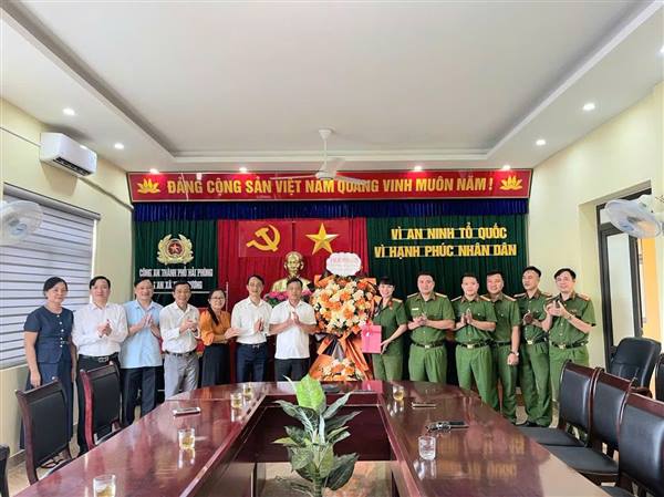 🎉 THƯỜNG TRỰC ĐẢNG ỦY XÃ NGHI DƯƠNG CHÚC MỪNG CÔNG AN XÃ NHÂN KỶ NIỆM 81 NĂM NGÀY TRUYỀN THỐNG CÔNG AN NHÂN DÂN