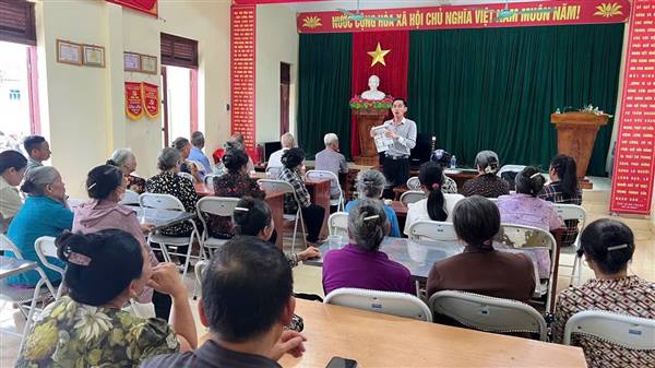 🌱 NGHI DƯƠNG: TIẾP TỤC TẬP HUẤN KỸ THUẬT SẢN XUẤT NÔNG NGHIỆP CHO NÔNG DÂN