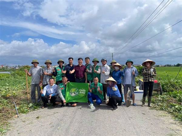 🧹 THÔN XUÂN ĐÔNG RA QUÂN DỌN VỆ SINH, PHÁT QUANG LỀ ĐƯỜNG