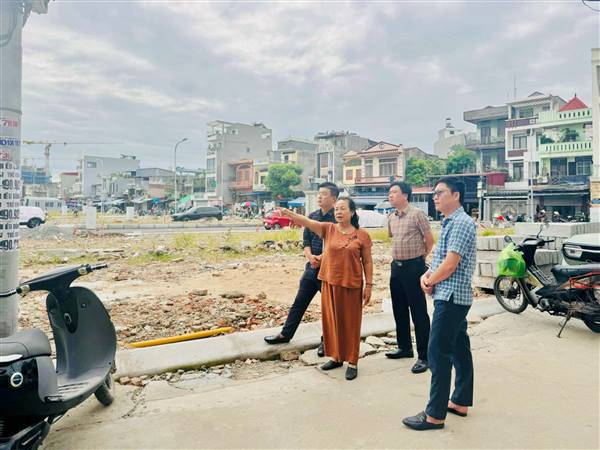 Thường trực Hội đồng nhân dân phường khảo sát tình hình giải quyết ý kiến, kiến nghị của cử tri
