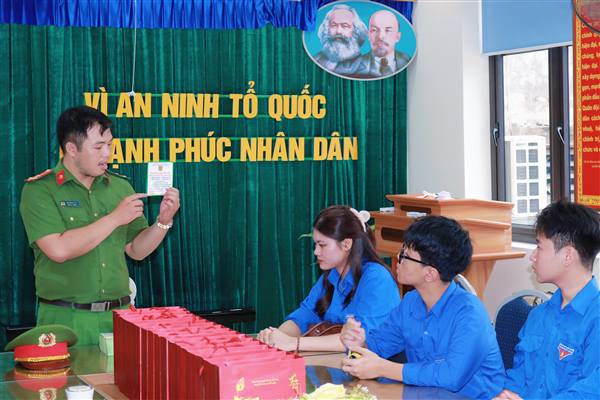 Công an Phường Ngô Quyền và Đoàn trường THPH Thái Phiên chung tay vào cuộc, tăng cường công tác tuyên truyền,  phòng chống ma túy