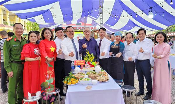 Những khoảnh khắc đẹp Liên hoan "Bữa cơm Đại đoàn kết" kỷ niệm 95 năm Ngày truyền thống Mặt trận tổ quốc Việt Nam (18/11/1930 - 18/11/2025)