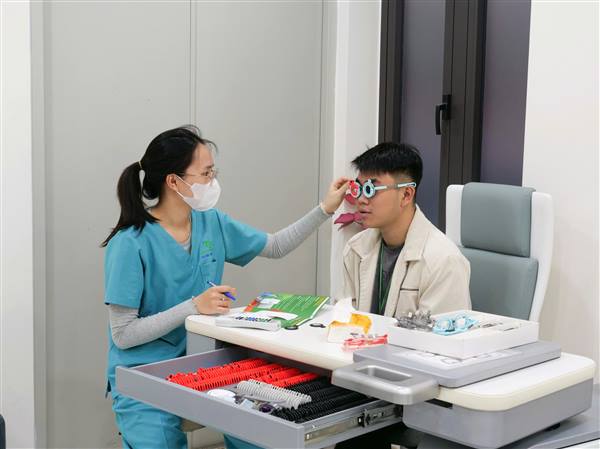 Phường Ngô Quyền đồng hành cùng thanh niên trên bước đường thực hiện nghĩa vụ thiêng liêng với Tổ quốc. 