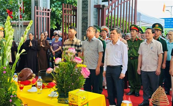 Lễ Tri ân, tưởng niệm các anh hùng liệt sỹ tại Căng Máy Chai, Phường Ngô Quyền.