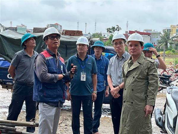 Lãnh đạo Phường Ngô Quyền kiểm tra công trình chống bão