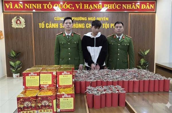 Lực lượng HP22- Công an thành phố: Bắt giữ đối tượng tàng trữ trái phép chất ma túy, pháo