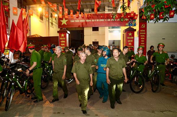 PHƯỜNG NGÔ QUYỀN TỔ CHỨC LỄ RA QUÂN BẢO ĐẢM AN NINH TRẬT TỰ DỊP LỄ 30/4 VÀ 01/5