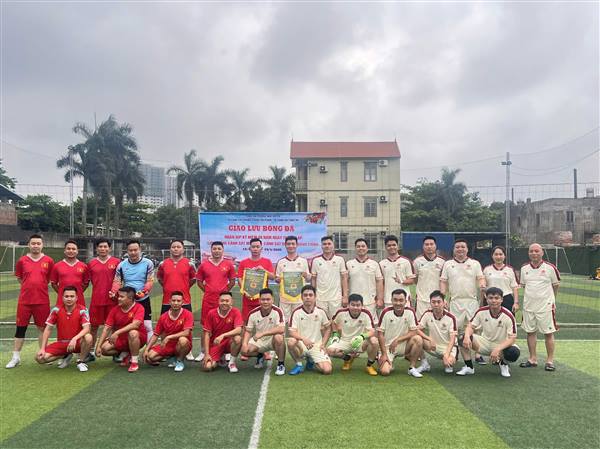 Sôi nổi trận giao hữu bóng đá nội bộ Công an phường Ngô Quyền: Thắt chặt đoàn kết - Vững vàng nhiệm vụ