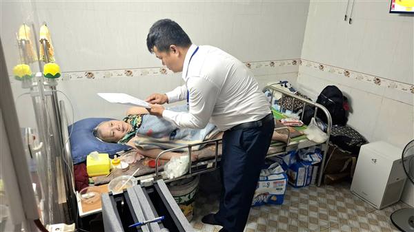 Hỗ trợ công dân thực hiện thủ tục hành chính tại nhà