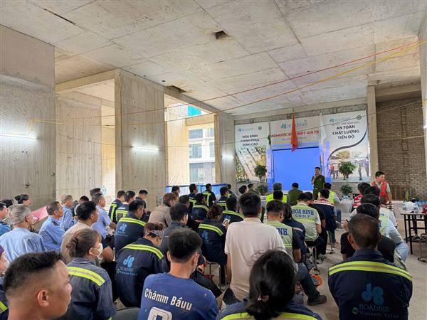 Công an phường Ngô Quyền mít tinh hưởng ứng Ngày toàn dân phòng, chống ma túy (26/6)