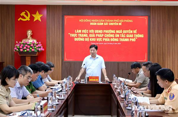 Phường Ngô Quyền có 11 điểm ùn tắc về giao thông