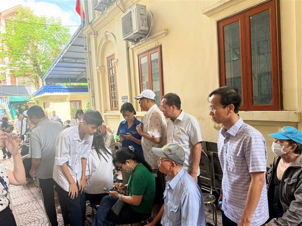 Phường Ngô Quyền đẩy mạnh khám sức khỏe miễn phí, chăm lo sức khỏe Nhân dân