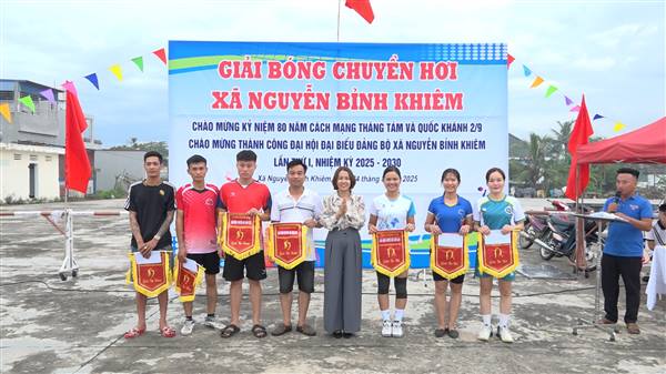 Giải bóng chuyền hơi xã Nguyễn Bỉnh Khiêm chào mừng kỷ niệm 80 năm Cách mạng tháng Tám và Quốc khánh 2/9, chào mừng thành công Đại hội đại biểu Đảng bộ xã lần thứ I, nhiệm kỳ 2025 - 2030
