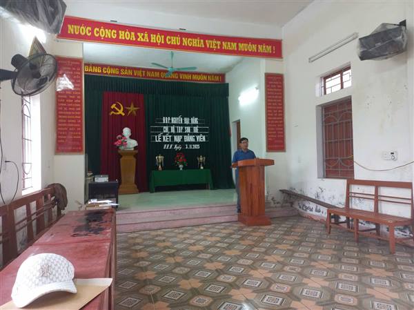 Các chi bộ trực thuộc Đảng ủy phường Nguyễn Đại Năng tổ chức lễ kết nạp đảng viên mới