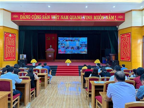 Cán bộ, Đảng viên Phường Nguyễn Đại Năng dự hội nghị tập huấn ứng dụng Sổ tay Đảng viên điện tử 