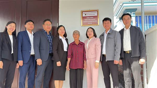 Hội Nông dân phường tổ chức khánh thành và bàn giao nhà tình nghĩa cho bà Bùi Thị Đác